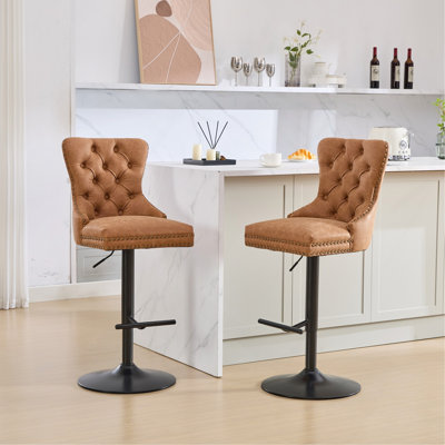 Tabourets de bar pivotants en polyuréthane vieilli et rétro d'une hauteur de siège réglable de 26 à 33 pouces, tabourets de bar modernes avec dossier capitonné confortable pour un pub à domicile et un îlot de cuisine (orange, ensemble de 2)