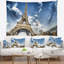 Tapisserie Eiffel sous un ciel nuageux foncé-873976718