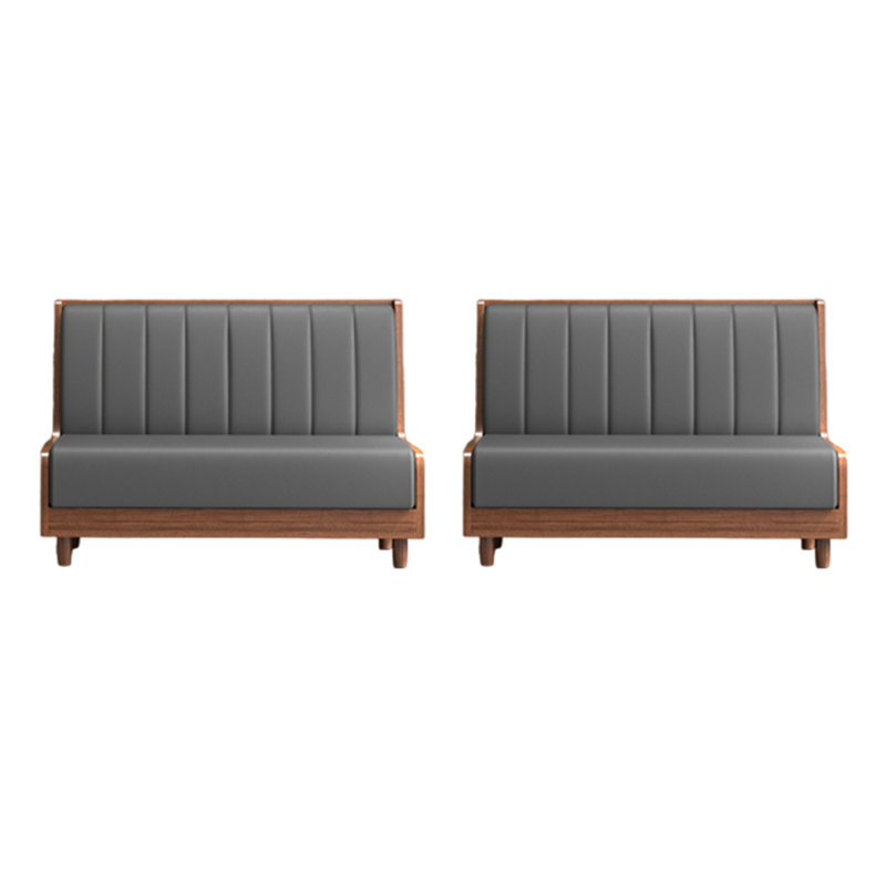 Bancs simples et décontractés revêtus d'un café-restaurant, Gris