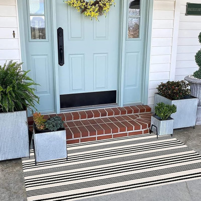 Black And White Striped Outdoor Rug 24'' X 51''Farmhouse Front Porch Mat Hand-Woven Machine Washable Layered Door Mats For Entryway/Bedroom