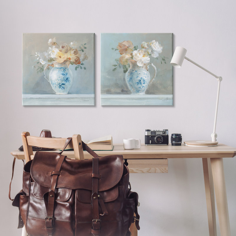 «Heirloom Bouquet Pitcher», ensemble de 2 impressions sur toile par Danhui Nai, H 24 po x l 24 po
