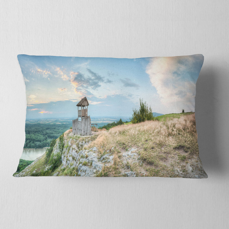 View Tower on Hill Panorama - Coussin décoratif à imprimé paysage