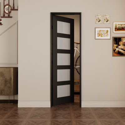 Intérieur avec cadre noir 5 portes et porte en verre givré, porte pré-montée en panneau de fibres à densité moyenne CARB P2 avec verre trempé SGCC, avec trousse de joint, bande d'étanchéité, charnières noires et ouverture à gauche, préfinie et résistante aux égratignures, garde-manger, chambre à coucher, salle de bain et garde-robe , 24 po x 80 po