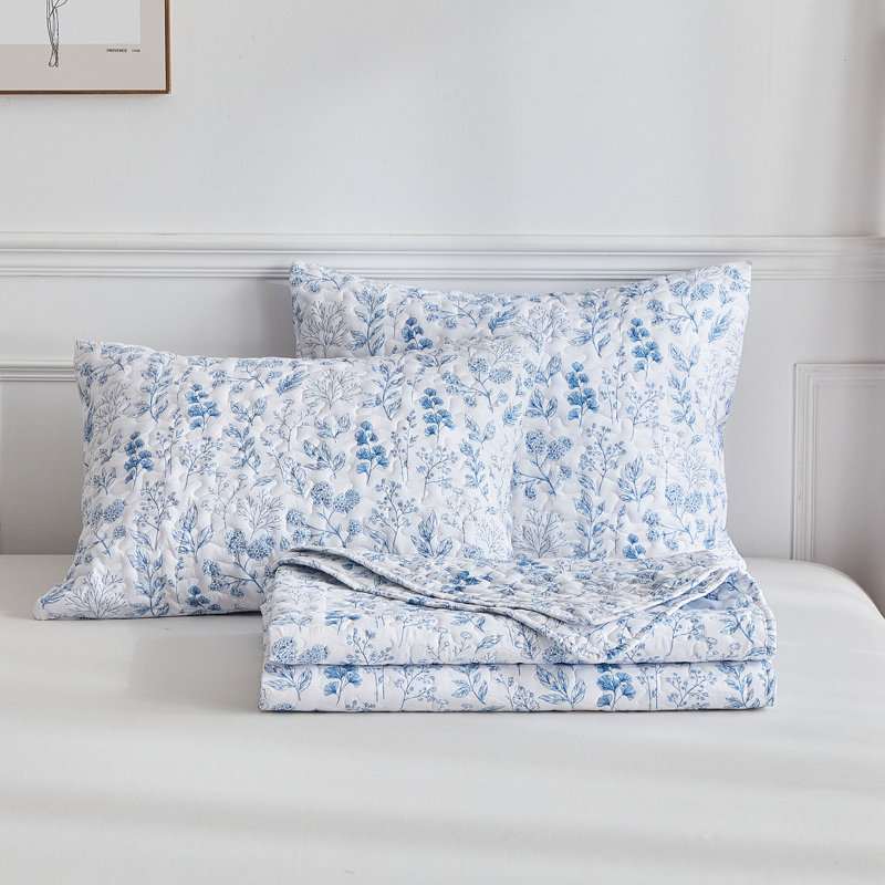 3 Piece  All Season Cottagecore Microfiber Quilt Set, King Quilt + 2 King Shams, Blue Floral