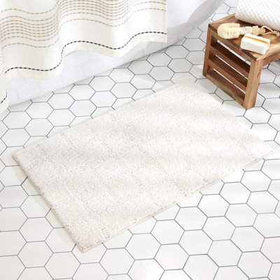 TOWN & COUNTRY EVERYDAY Ultra Plush Solid Tufted Windowpane Machine Washable Bath Mat 20"x32"