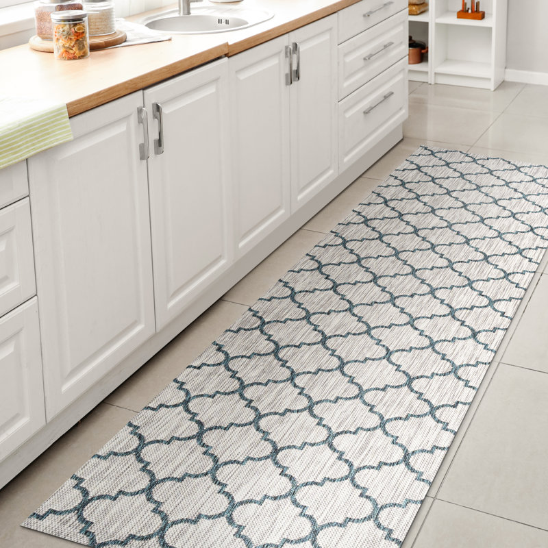Arabesque Ogee Trellis Gray/Teal Indoor/Outdoor Rug, Runner 2'2" x 10'