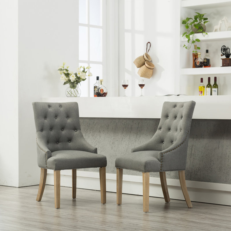 Ensemble de 2 fauteuils à oreilles capitonnés avec têtes de clou et chaise d'appoint, Gris