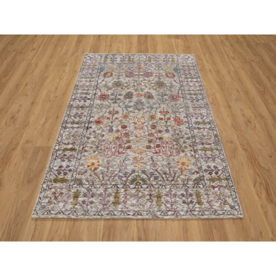 Tapis oriental noué à la main 4 pi 3 po x 6 pi 2 po blanc et brun avec motif de vase directionnel en soie et laine texturée