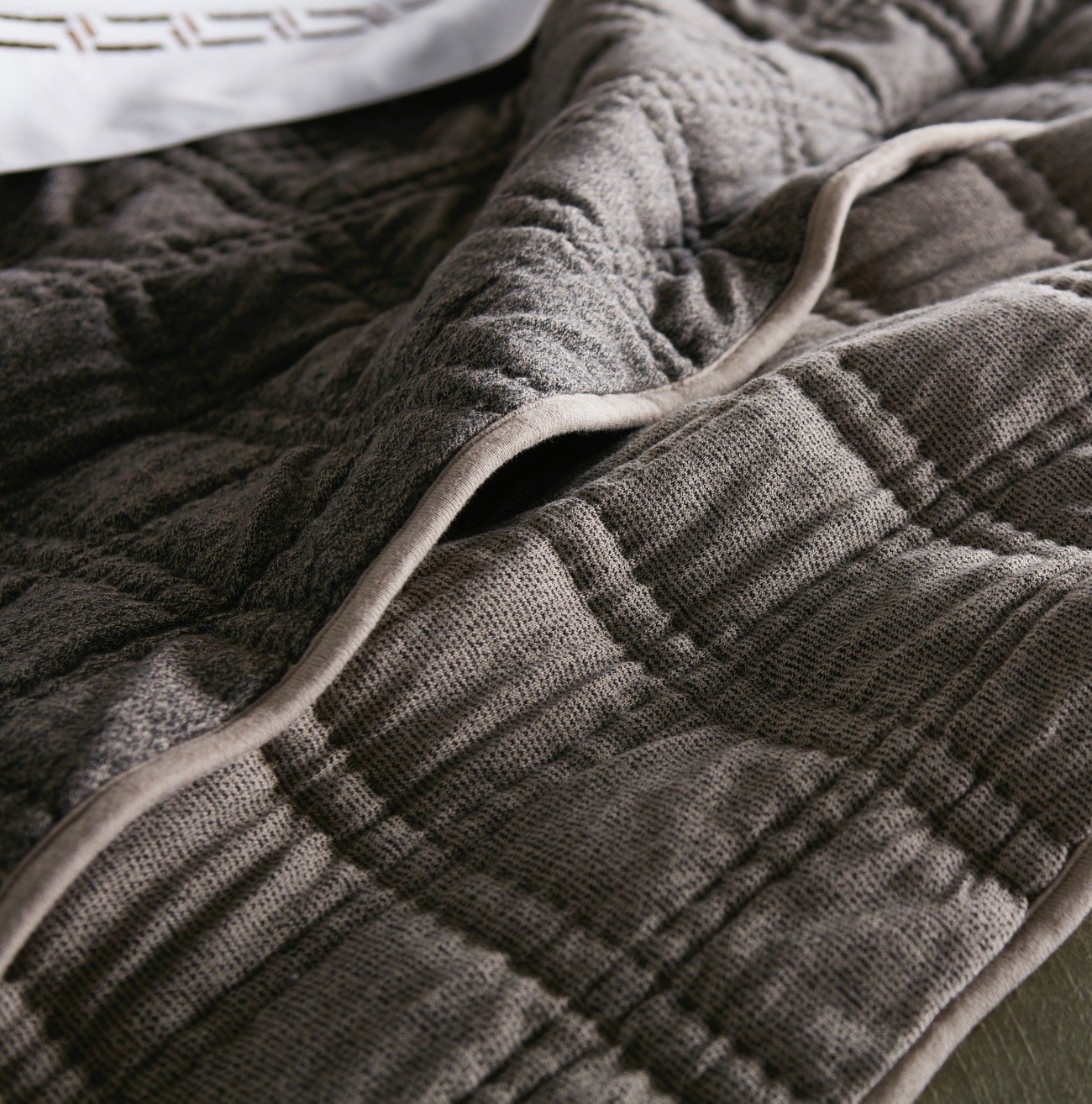 Gana Cotton Quilt Set, Granite, Queen