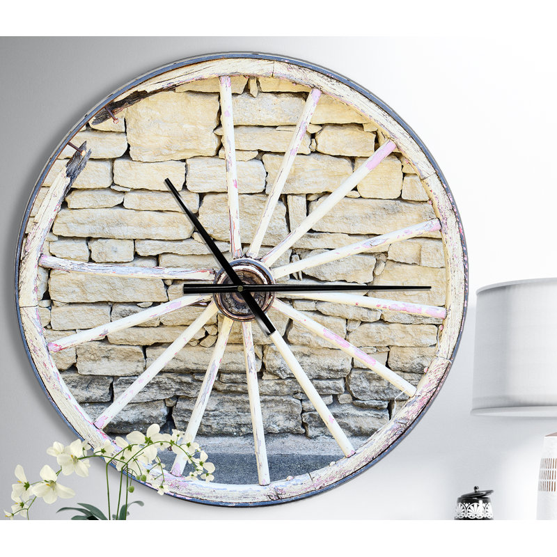 Horloge murale Swigart Farmhouse Designart, Moyen