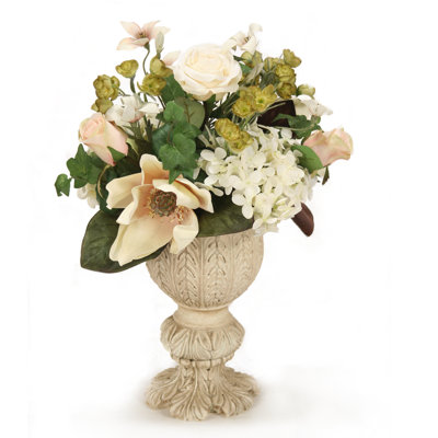 Centre de table hortensia et roses en pot