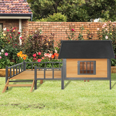 Niche pour chien d'extérieur en bois avec porche, refuge pour animaux de style chalet avec cadre en fer