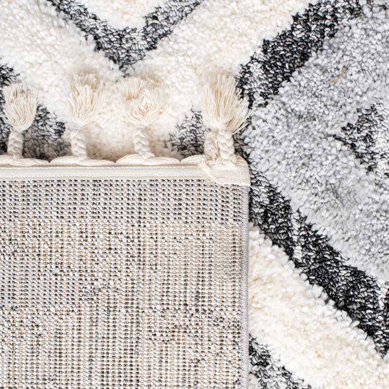 Armington Southwestern Area Rug, Rectangle 201 x 279 cm