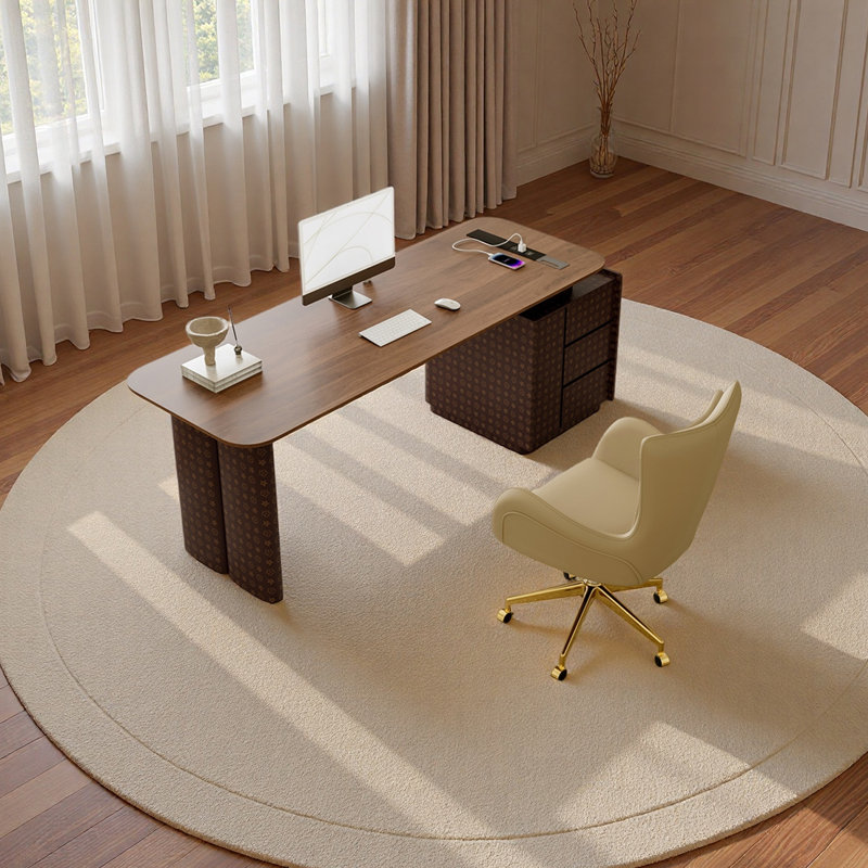 Minimalist and sophisticated desk
