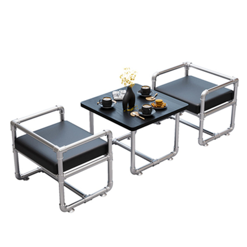 Ensemble de table et chaises de plomberie de style industriel, 3
