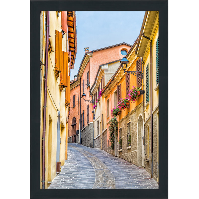 « european alley 2 », reproduction de photo encadrée, H 39,5 po x l 27,5 po x P 0,75 po