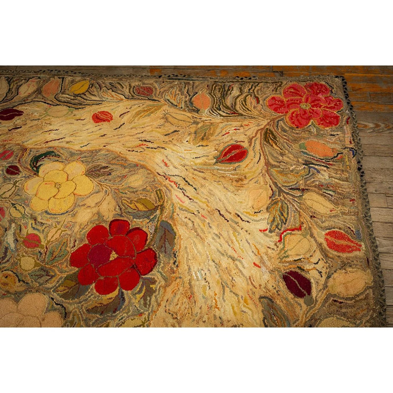 1880s Beige Floral Classic Folk Art Antique American Hooked Knotted Wool Rug