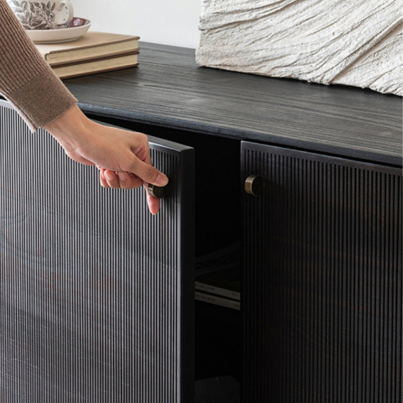 Buffet léger de style rétro luxueux