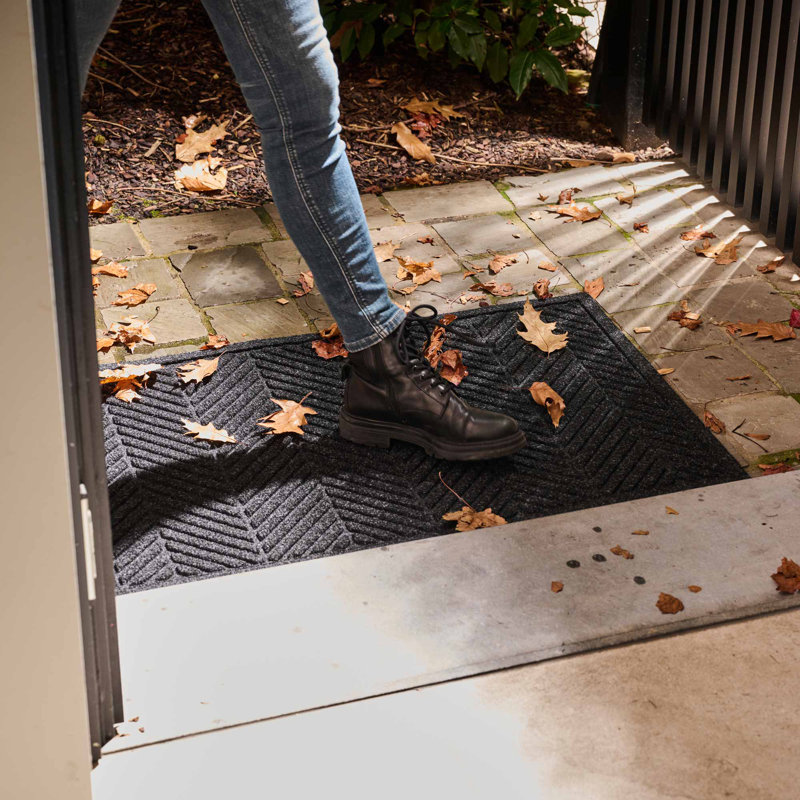 WaterHog Door Mat Herringbone – 60 x 90 cm, Non-Slip, Indoor/Outdoor, Charcoal