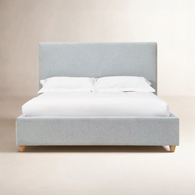 Meduse Upholstered Bed