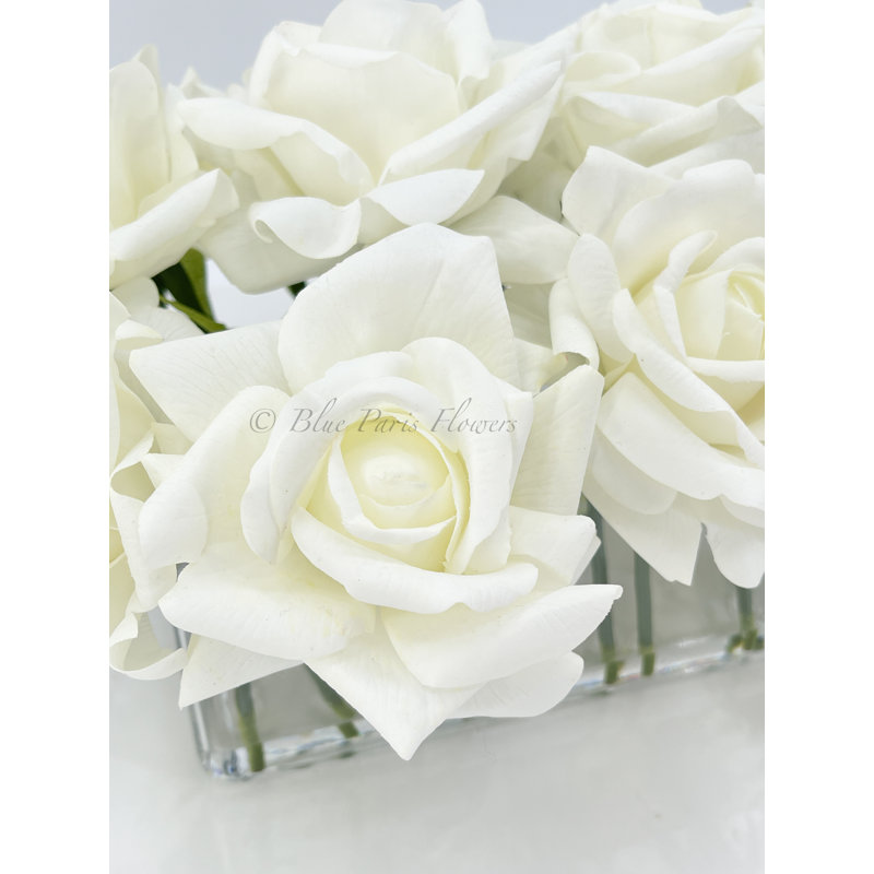 Arrangement de vraies touches blanches dans un vase, fleurs artificielles de campagne française