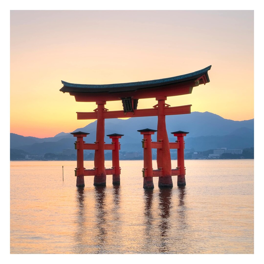 Strukturierte Tapete Gate II at Itsukushima 1,92 m x 192 cm