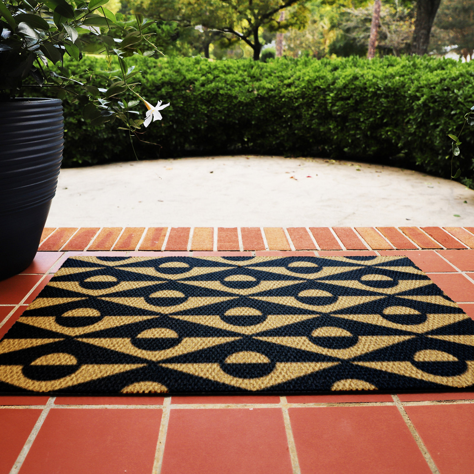 Neighburly Non-Slip Geometric Doormat
