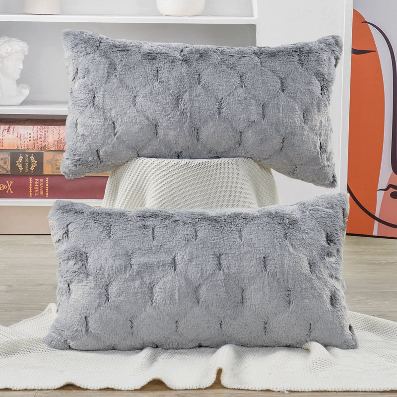 Housse de coussin jacquard en fausse fourrure, Gris argenté, 14 po x 26 po