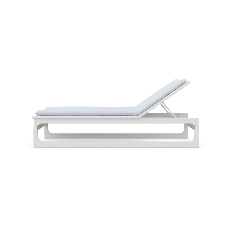Cozumel Chaise Lounge, Matte White, Arctic
