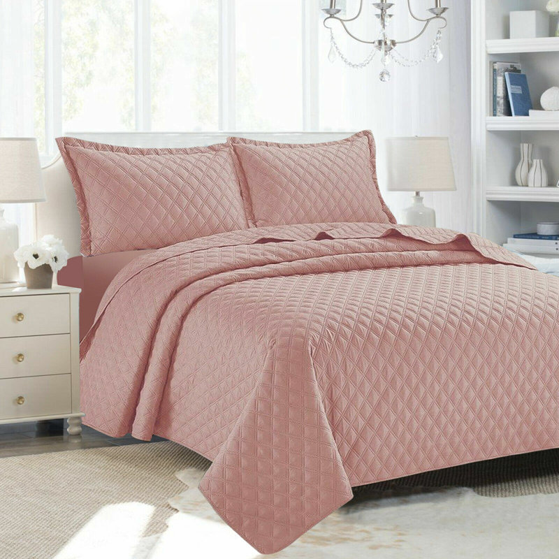 Watsonville Polyester Geometric Shapes Bedspread with Pillow Shams, Pink, 50 x 220 cm