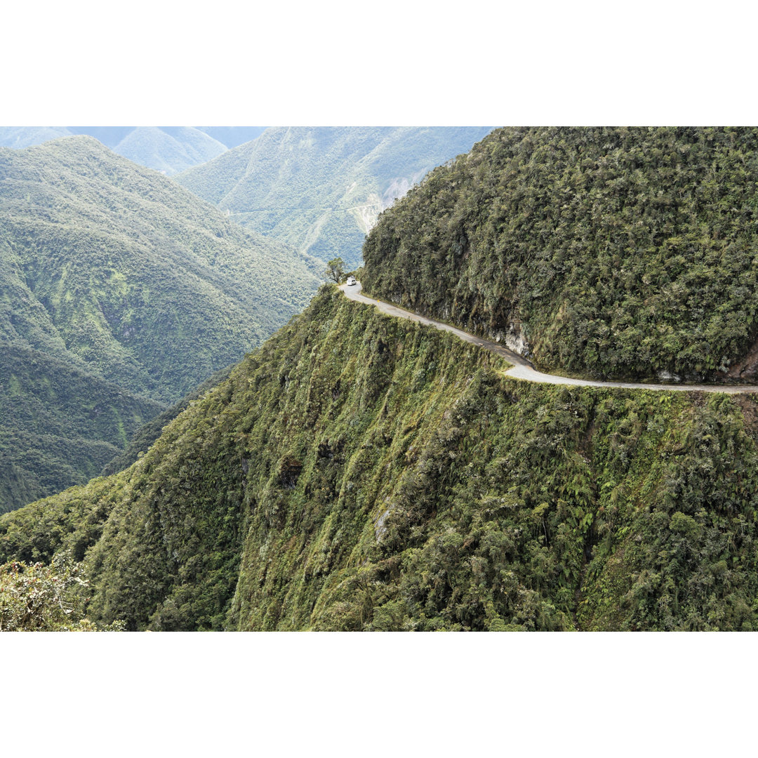 Road Through Mountain von Hanis - Leinwanddrucke