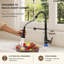 Robinet de cuisine commercial à douchette extractible avec robinet d'eau potable, bec haut de 54,6 cm (21,5 po), tête de pulvérisation-136910816