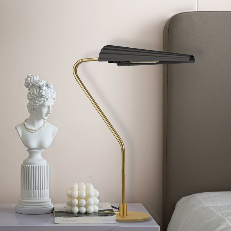 Lampe Kostatin, Laiton vieilli