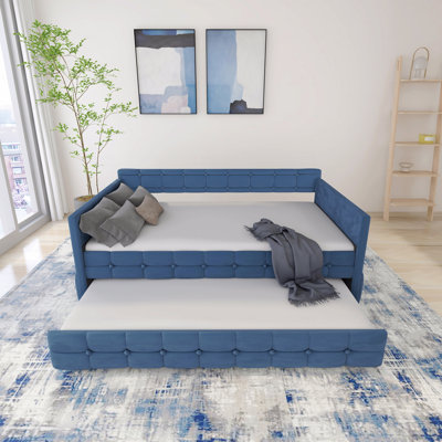 Lit simple avec lit de jour avec lit gigogne, revêtement bleu, tissu de velours, aucun sommier, modèles confortables et simples