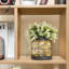 Vase de maison de campagne avec lumières DEL et fleurs artificielles - Pot de fleurs rustique fait à la main