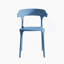 Un ensemble de 4 chaises empilées-112208687