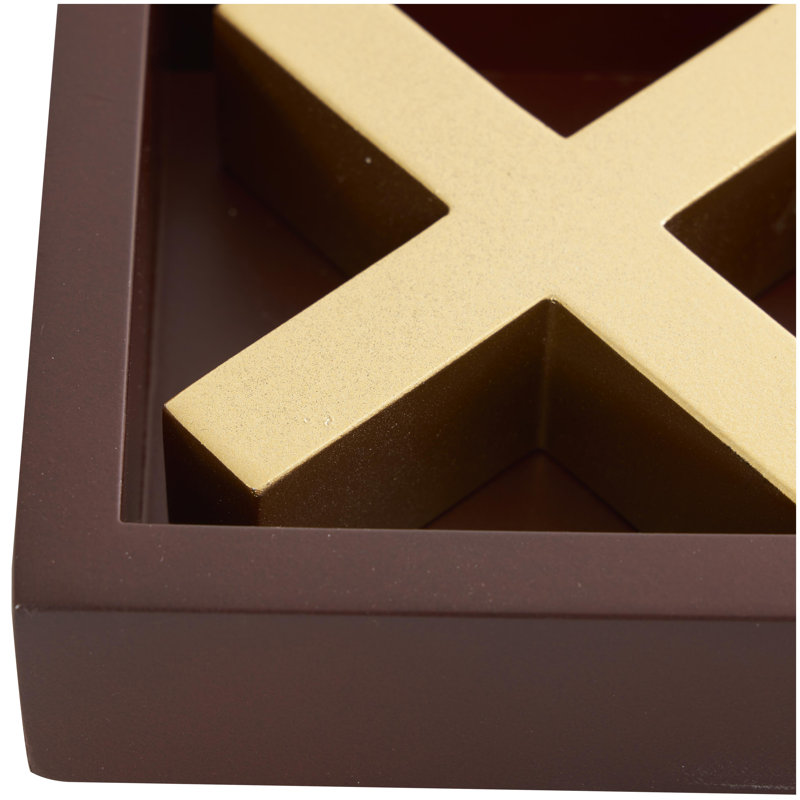 Ensemble de jeu de tic tac-toe en bois brun avec pièces d'or et d'or