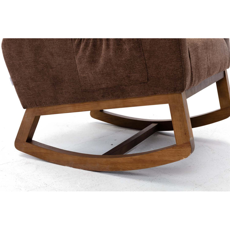 Chaise berçante Abhimanyu, Café