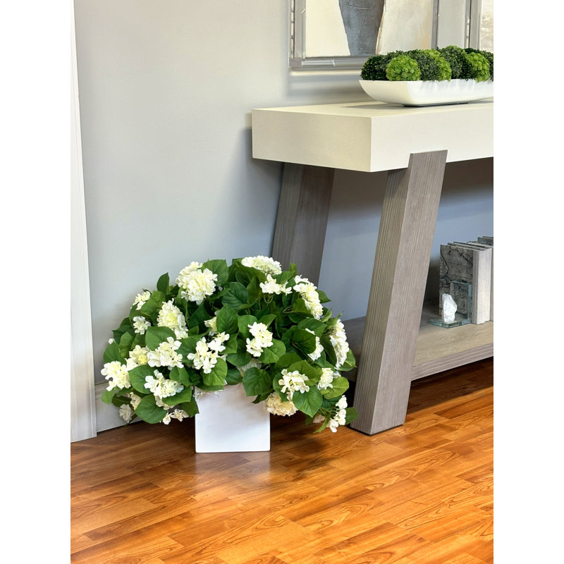 Outdoor UV Hydrangeas Arranged in Fiberstone Pot, White