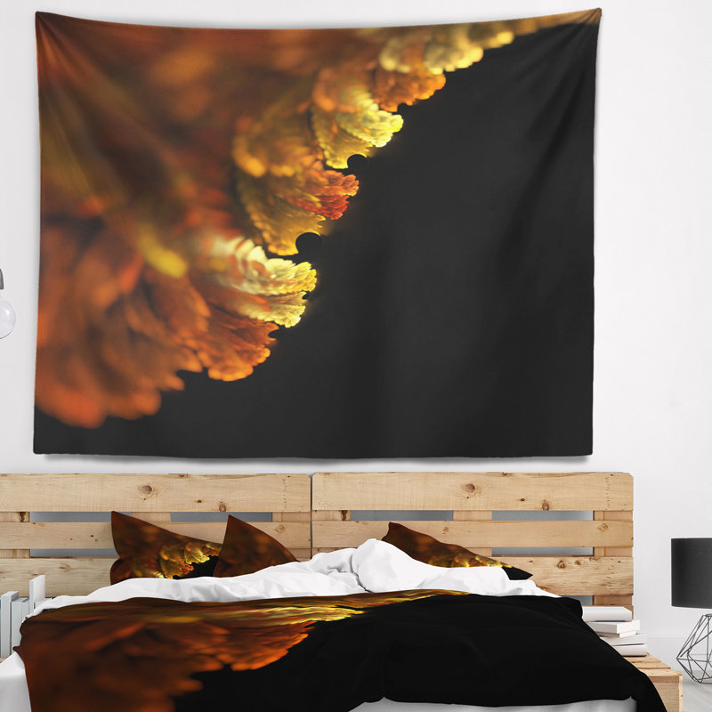 Motif floral abstrait sur fond jaune, H 50 po x l 60 po