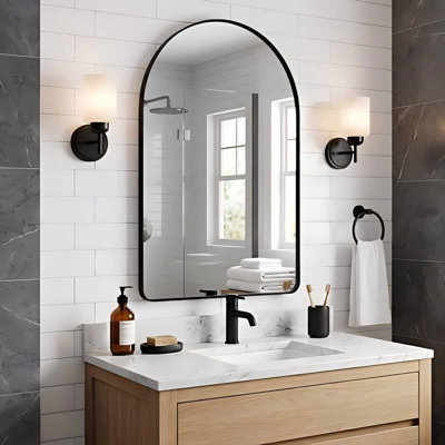 Miroir de salle de bain élégant et arqué - Cadre en acier inoxydable de qualité supérieure