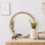 Miroir mural rond rond avec cadre tissé texturé en rotin, décor rustique moderne pour la salle de bain et le salon, conception murale facile