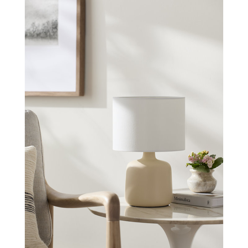 Lampe de table Vilnis, Crème