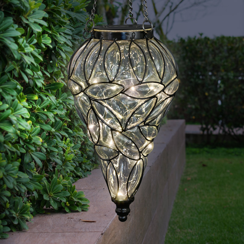 Lanterne suspendue en forme de larme solaire en verre et en métal avec 15 guirlandes de lumières DEL blanc froid Exhart, 7 x 24 po Exhart