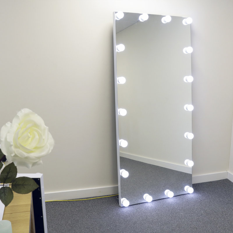 Kaelyn Mirror