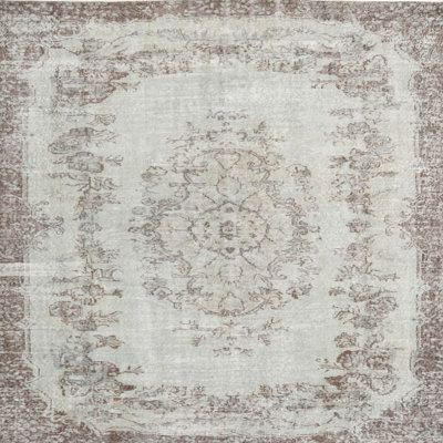 Kalman Oriental Indoor Rug