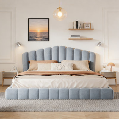 Grand lit tapissier en velours