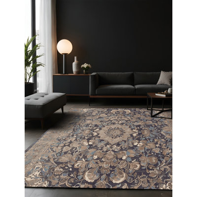 Tapis gris soyeux et moelleux