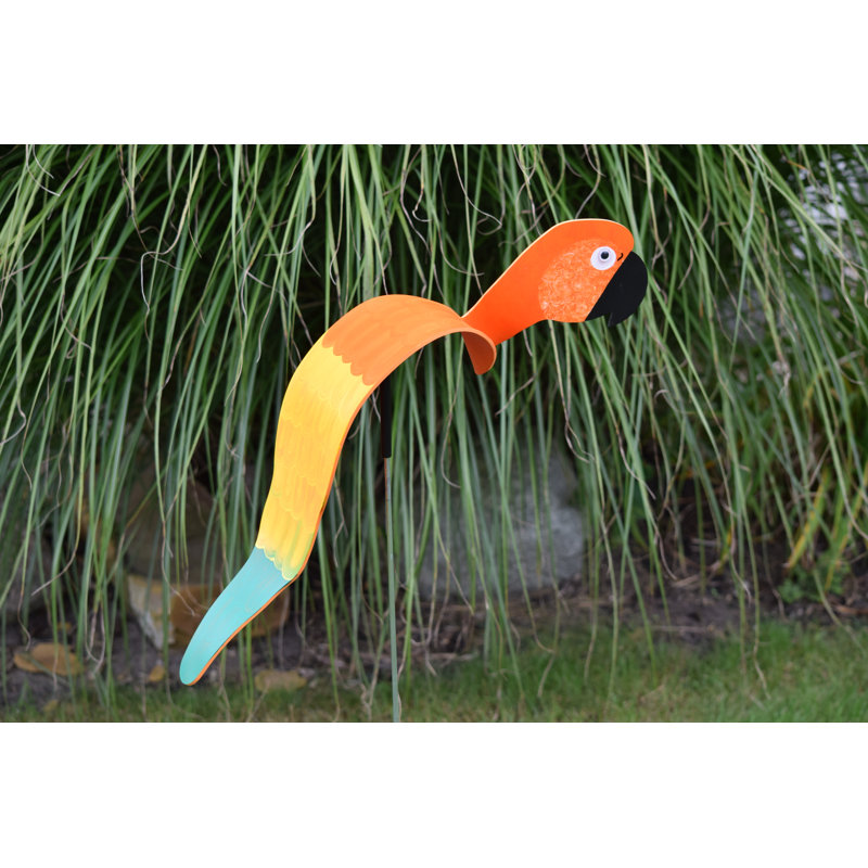 Art de jardin orange perroquet