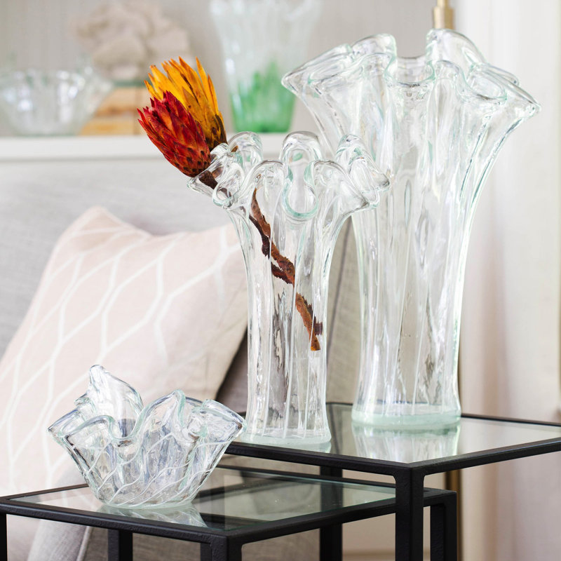Vase Onda en verre transparent avec lignes blanches, H 16,5 po x l 10,5 po x P 10,5 po